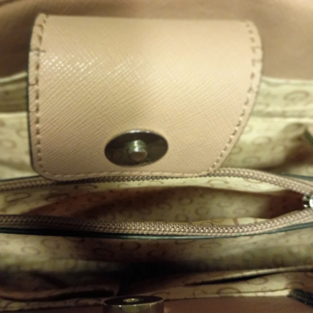 Guess Logo Print Satchel Handbag Beige Tan Convertible Strap‎ Top Handle Bag
